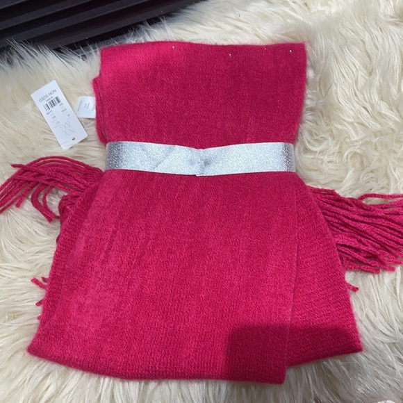 New York and Company Glove and Scarf Set - Picture 3 of 4